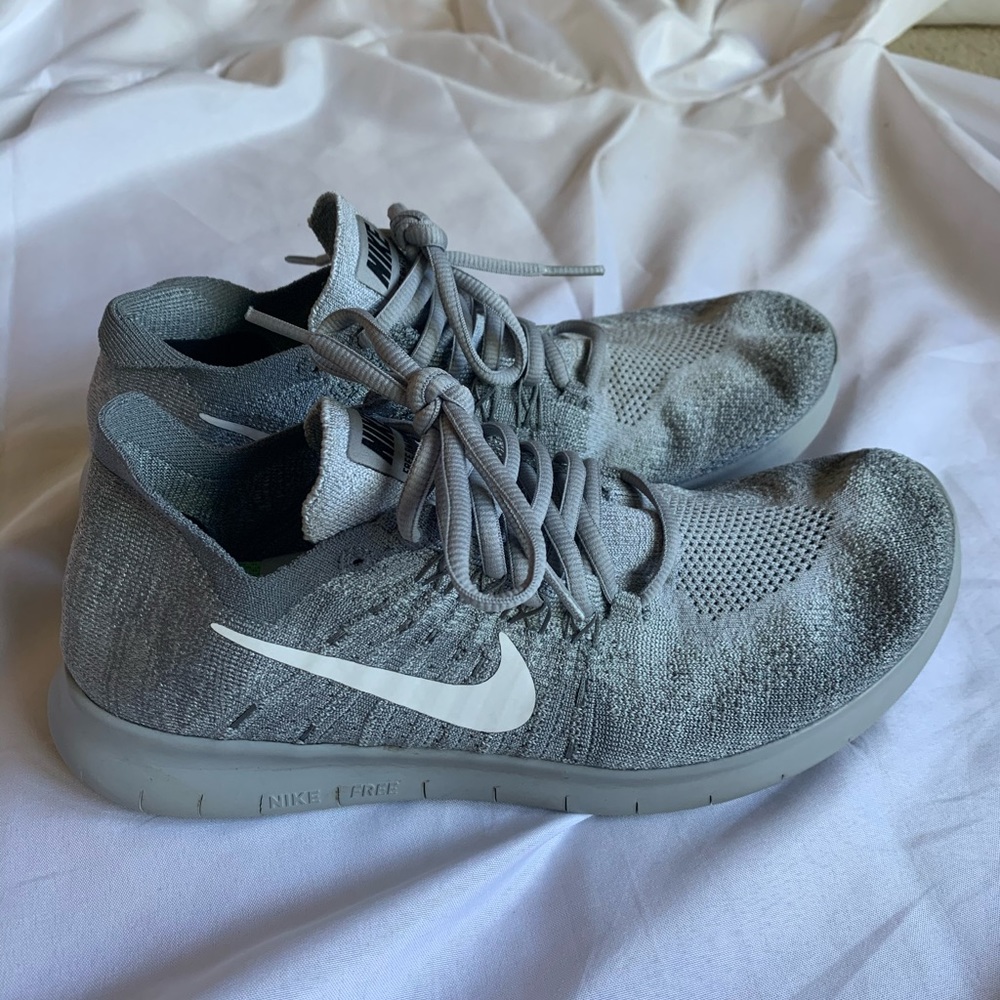 Nike FlyKnit Free Runs